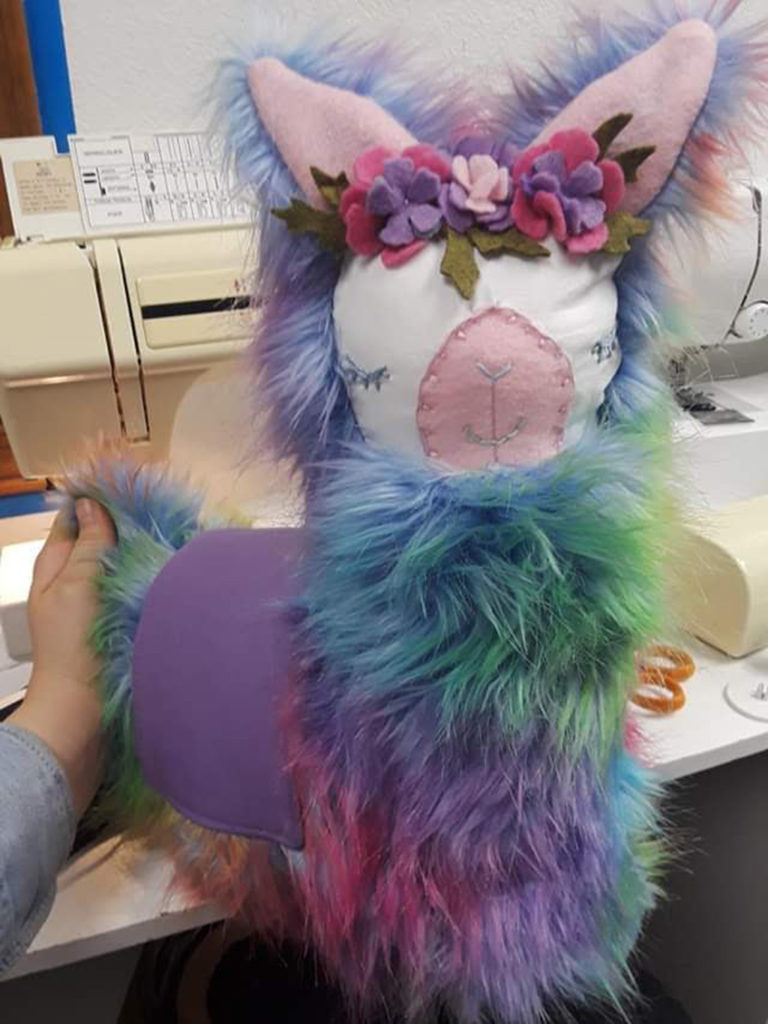 Mama Llama w/ Accessory